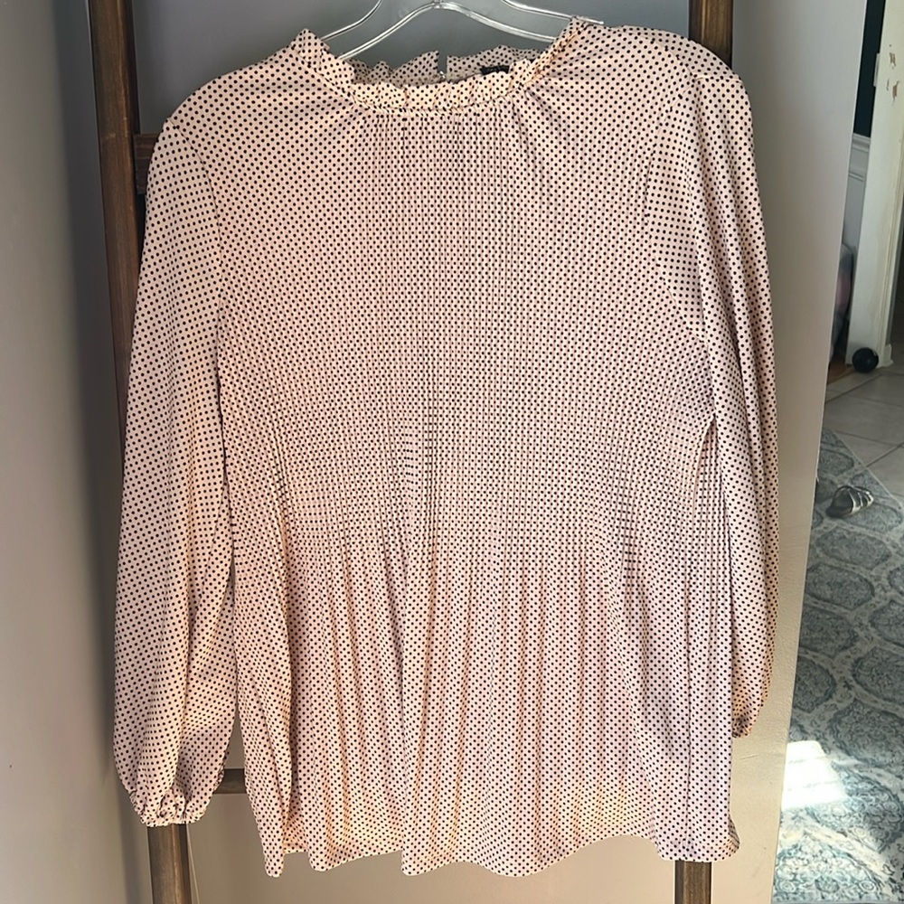 Women’s Medium Dress shirt